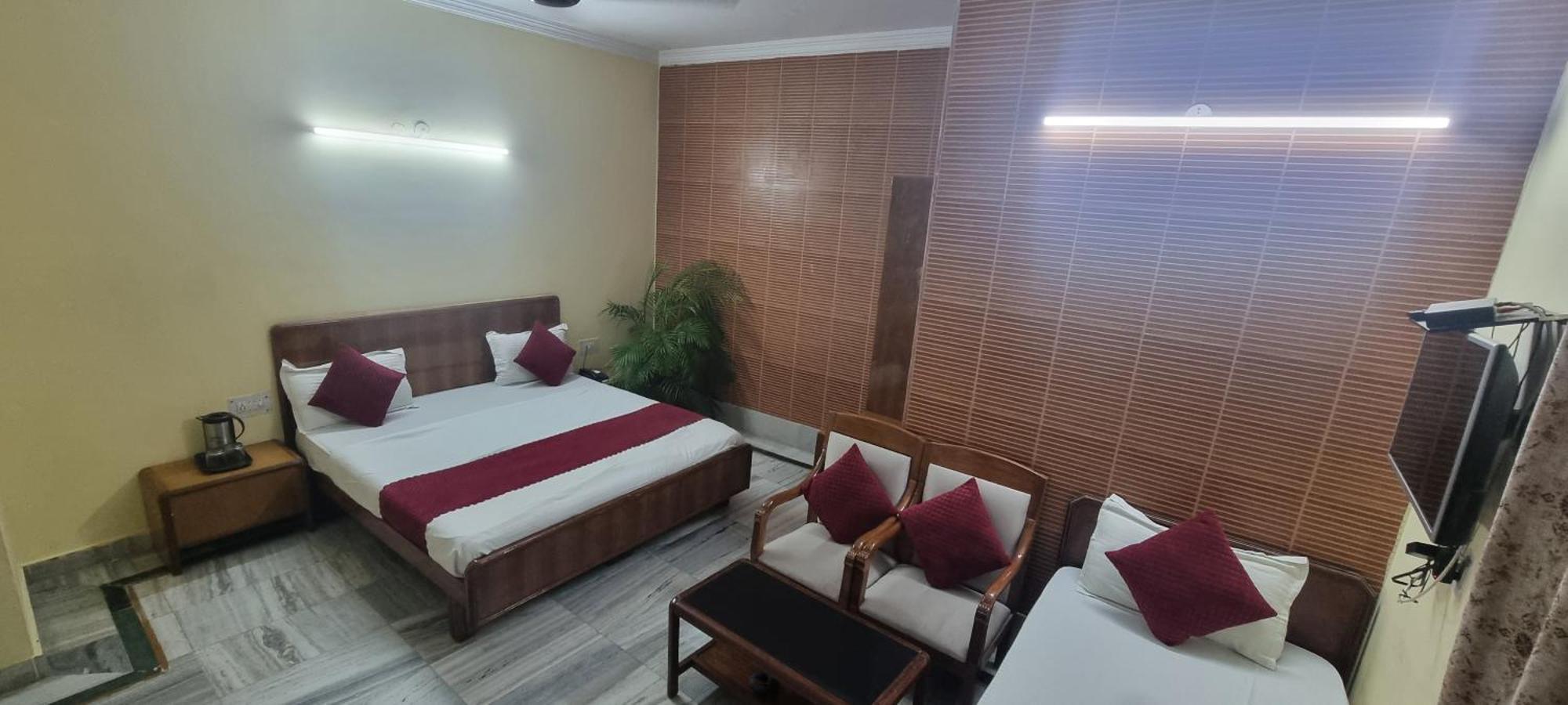 Hotel Har Ki Pauri By Around Stays Haridwār Exterior foto