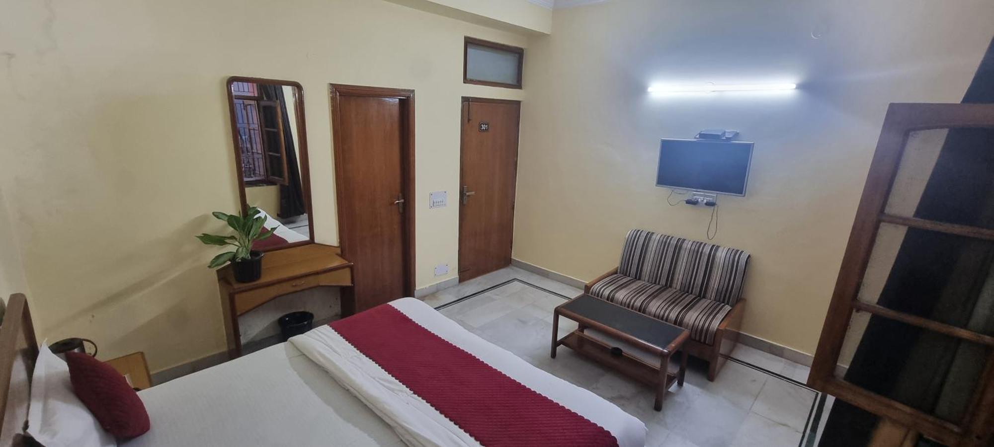 Hotel Har Ki Pauri By Around Stays Haridwār Exterior foto